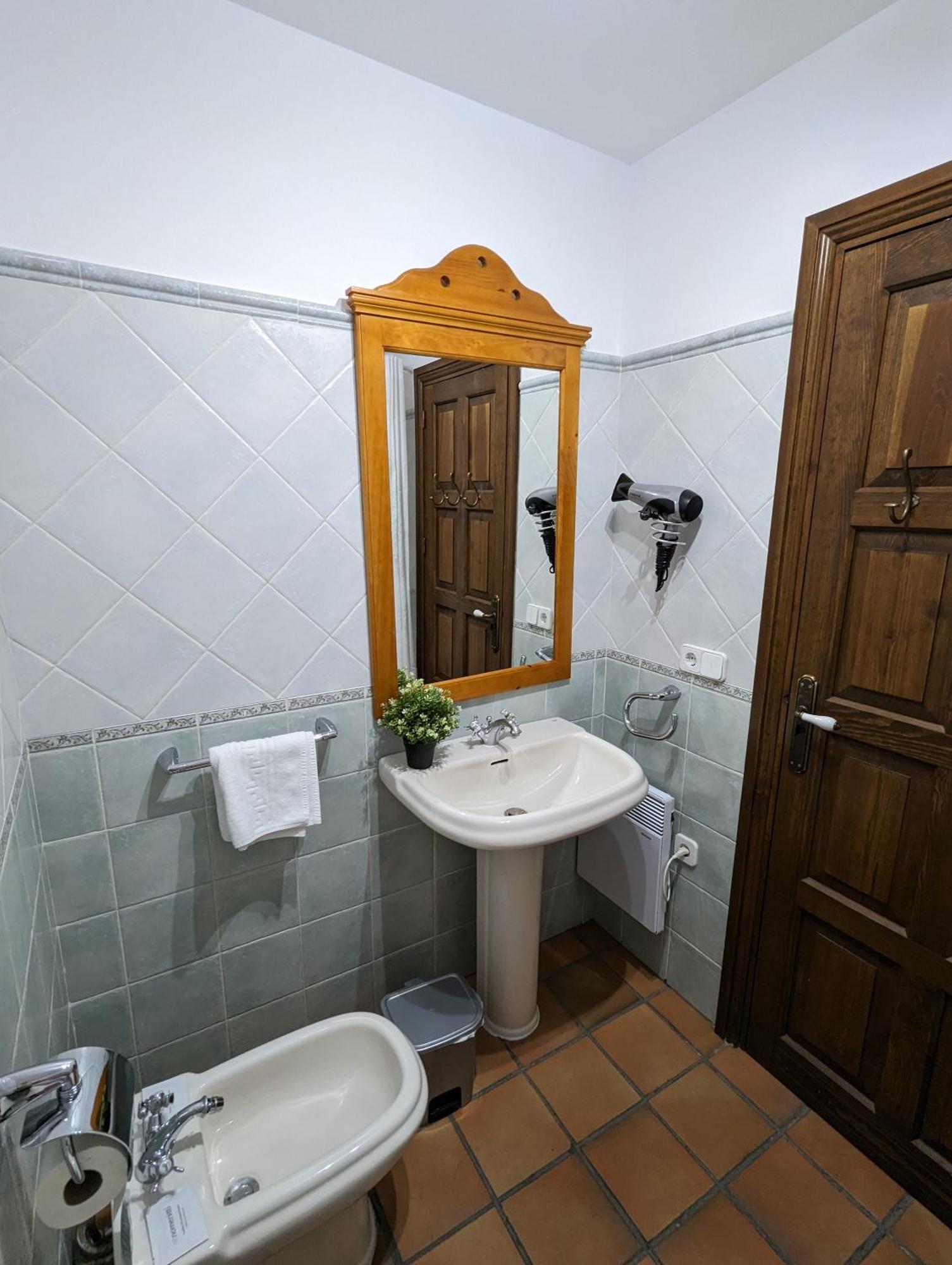 Apartamentos Hoz Del Huecar 쿠엥카 외부 사진
